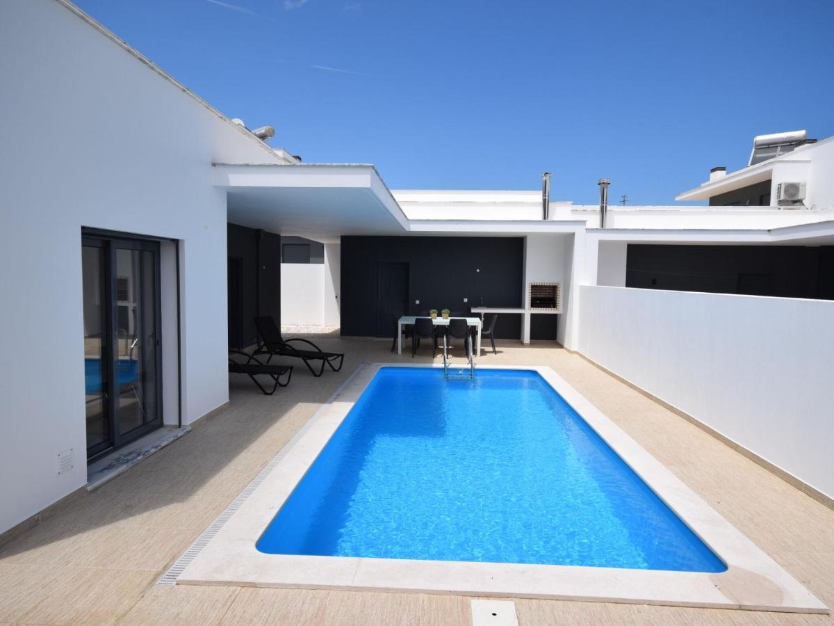 Modern Villa With Private Pool Near The Beautiful Beach Of Foz De Arelho Nadadouro Exterior photo